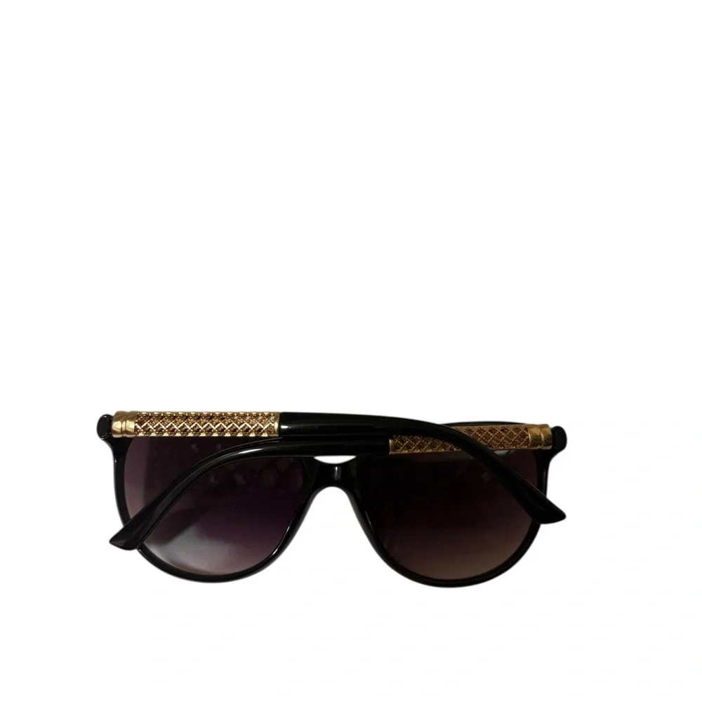 PIRANHA Chic Black Sunglasses with gorgeous gold Temple_10